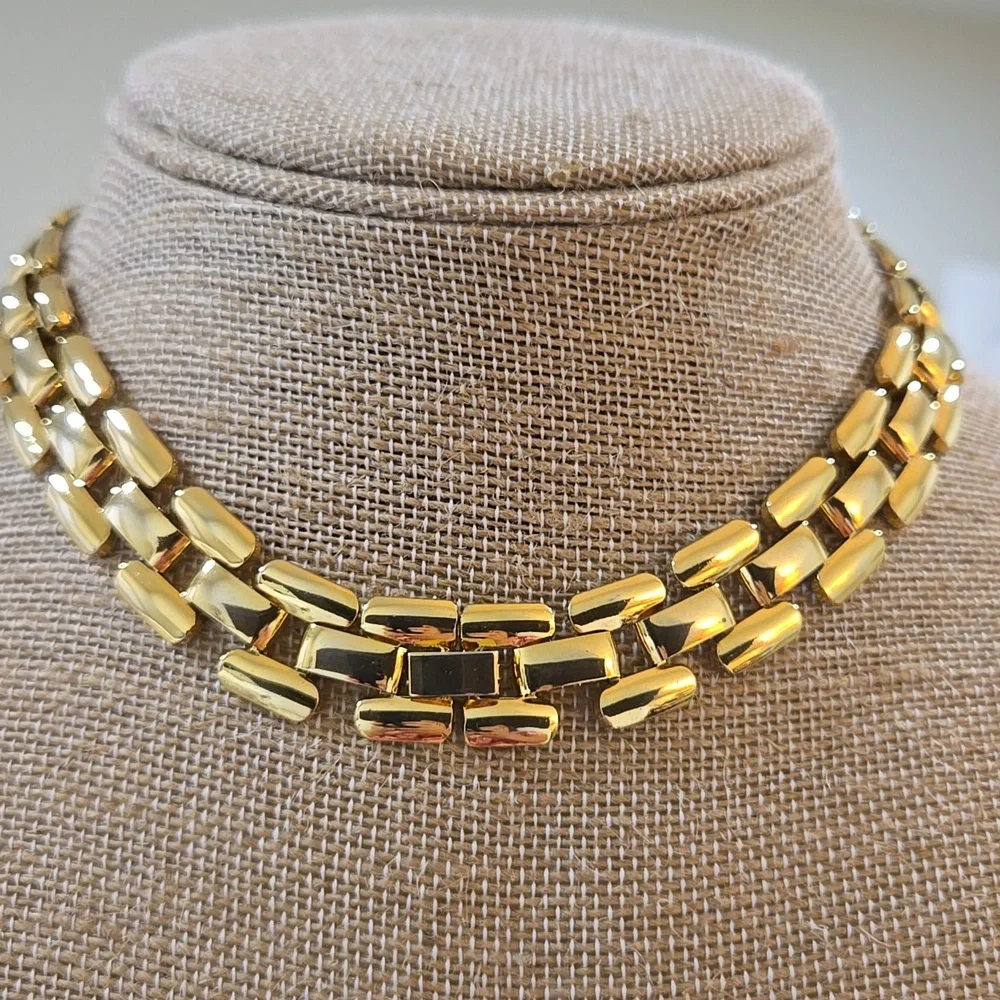 Vintage Unsigned Gold-tone Metallic Choker - Picture 2 of 10